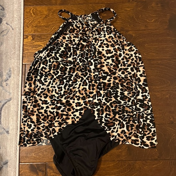 Size 14 leopard Miraclesuit Aubrey one piece - Picture 3 of 4